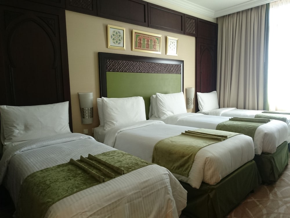 img-hotel